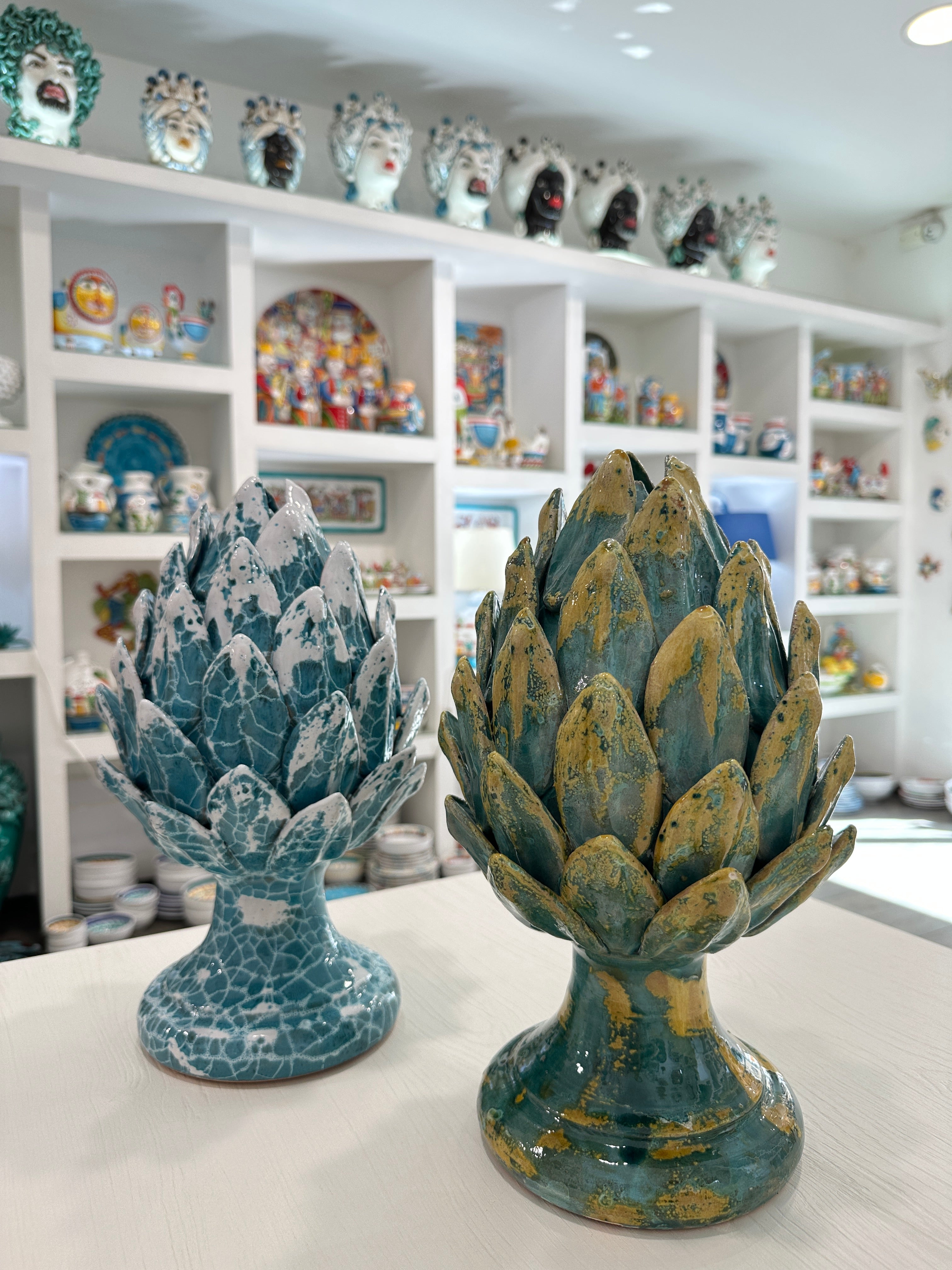 Carciofo celeste e bianco